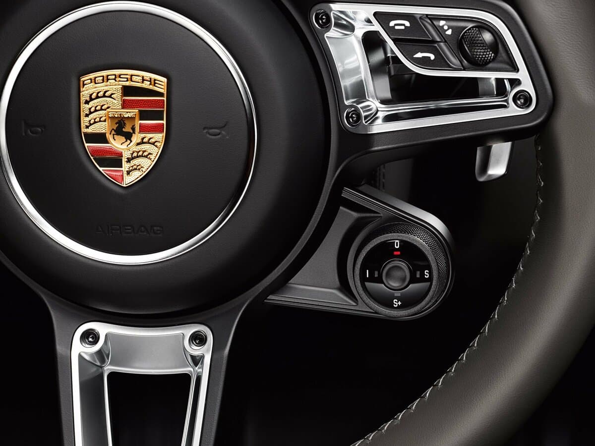 Porsche Boxster IV 718 (982) — Salon, arxadan