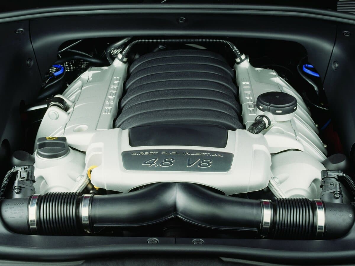 Porsche Cayenne I Restayling (957) — Salon, arxadan