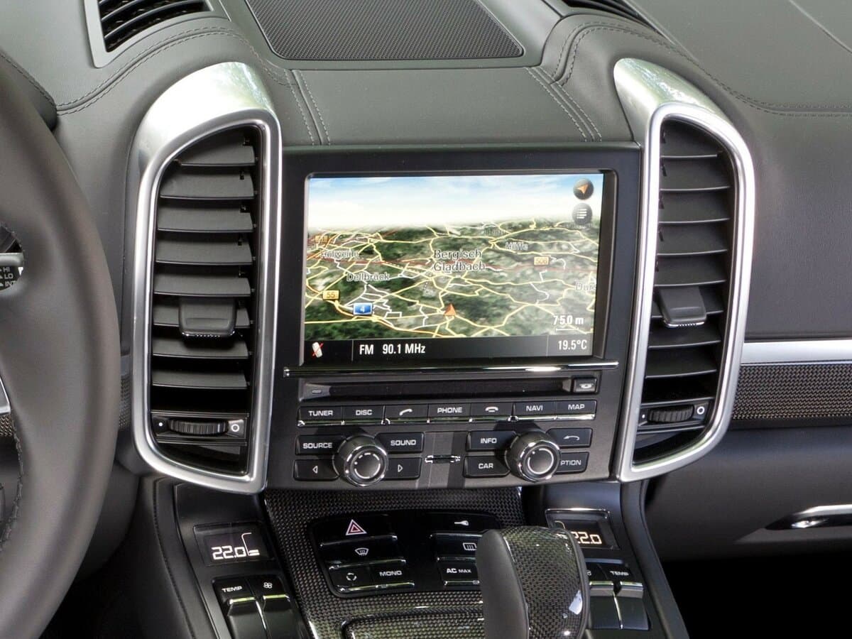 Porsche Cayenne II (958) — Salon, öndən