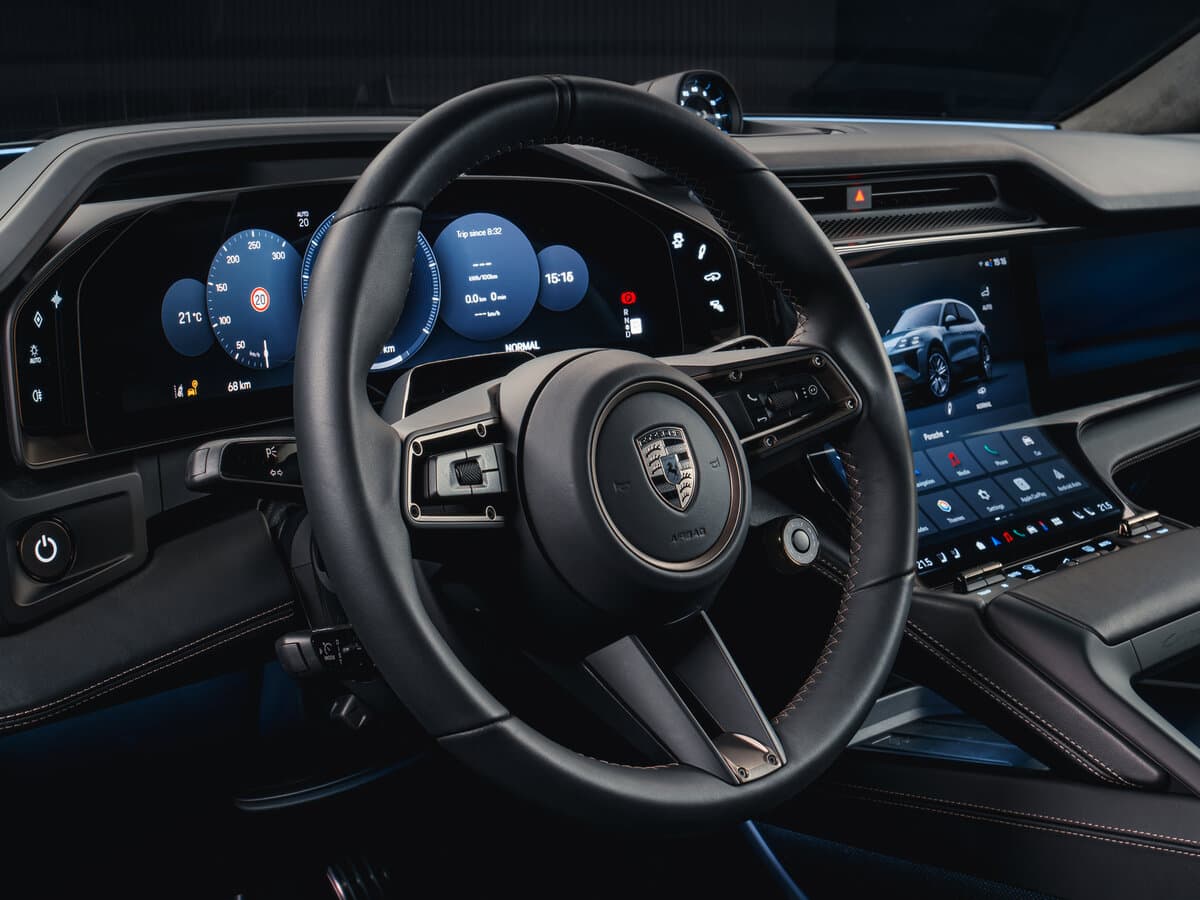 Porsche Cayenne IV — Sükan
