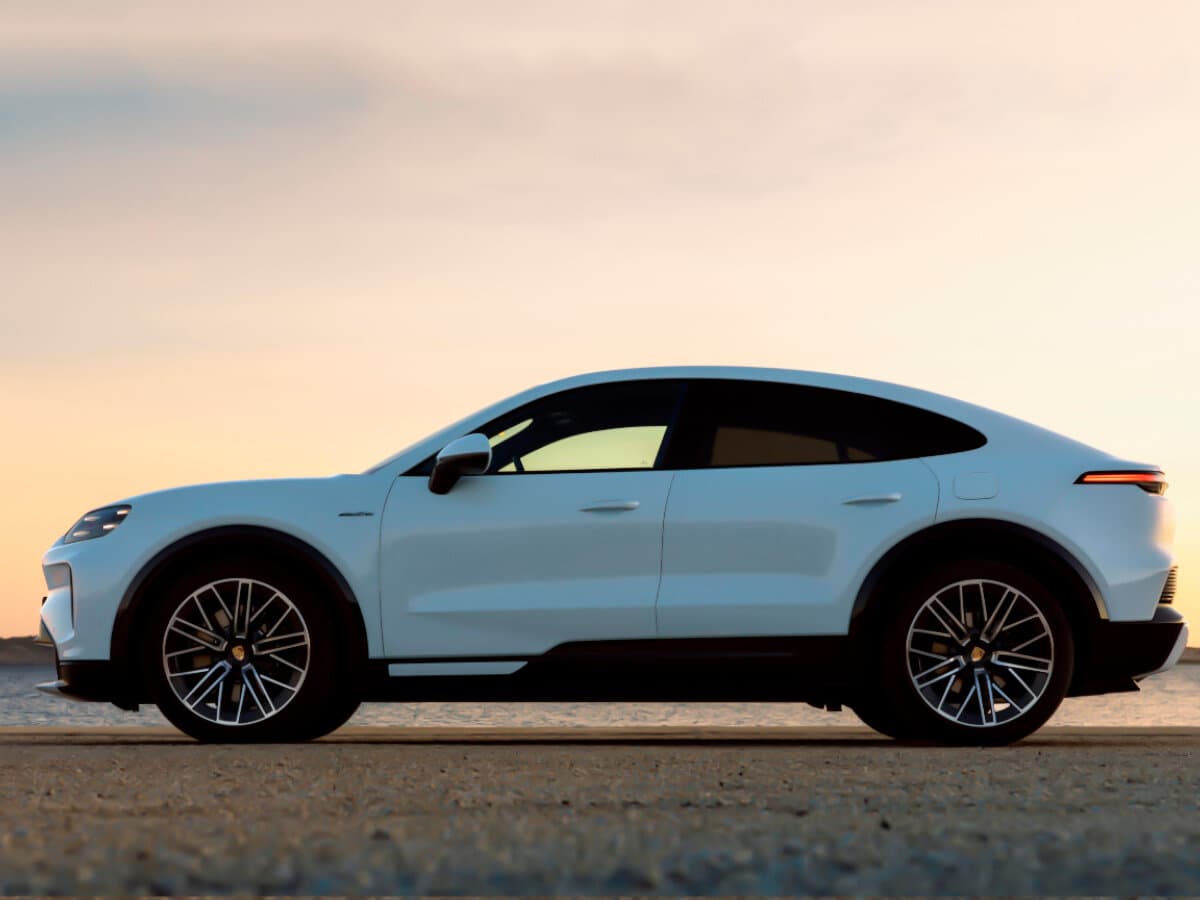 Porsche Cayenne IV — Yandan