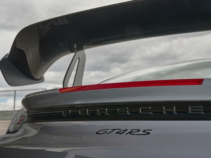 Porsche Cayman GT4 II 718 (982) — Salon, öndən