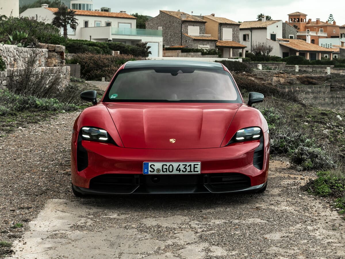 Porsche Taycan I — Öndən