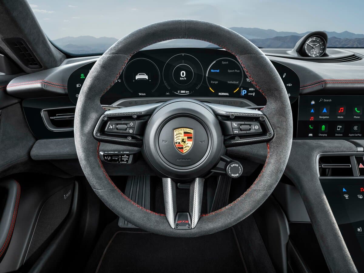 Porsche Taycan I — Sükan