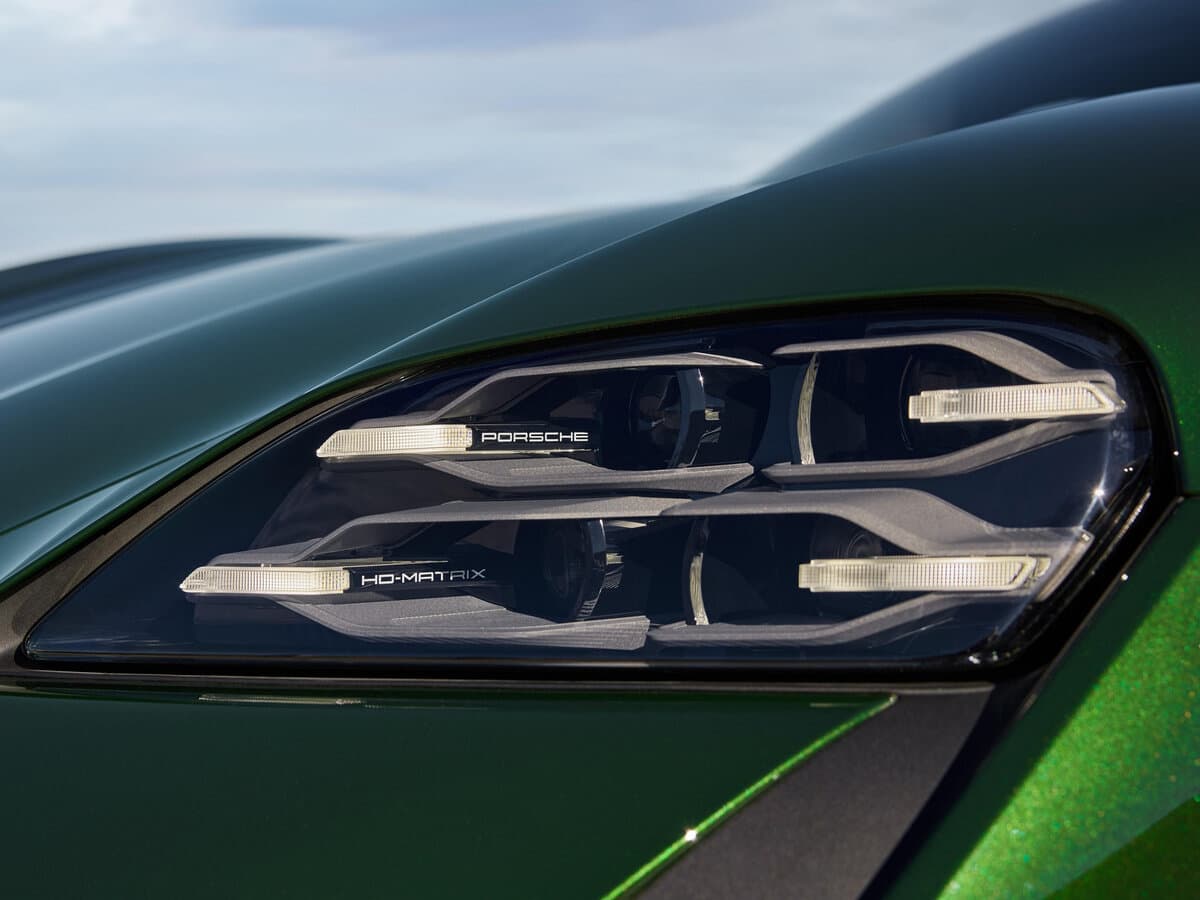 Porsche Taycan I Restayling — Fara