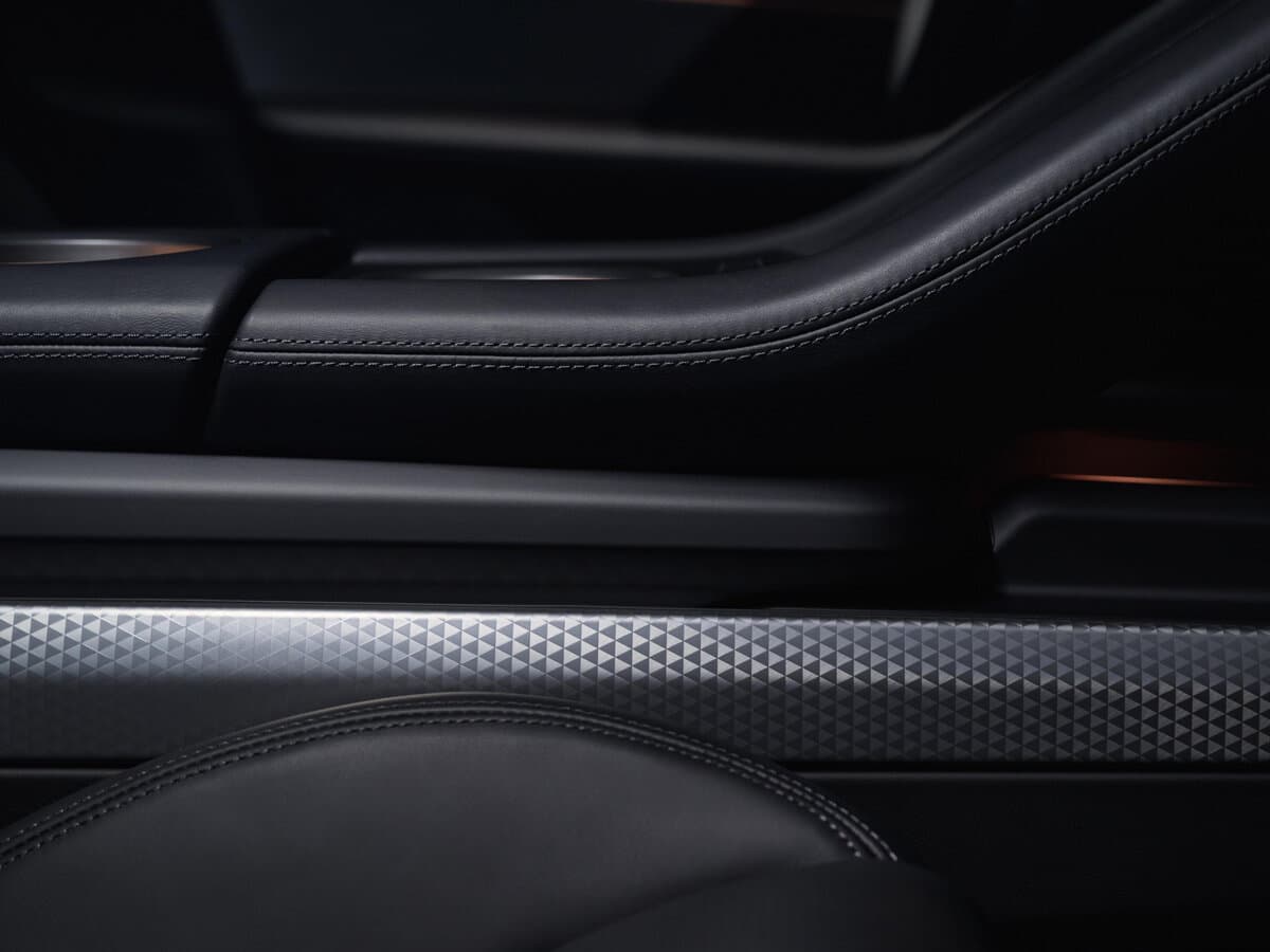 Porsche Taycan I Restayling — Salon, arxadan
