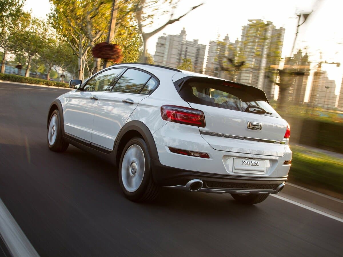 Qoros 3 2014 – 2022 — 3/4 arxadan