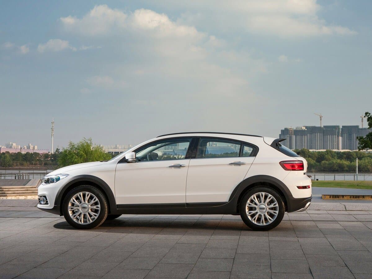 Qoros 3 2014 – 2022 — Yandan