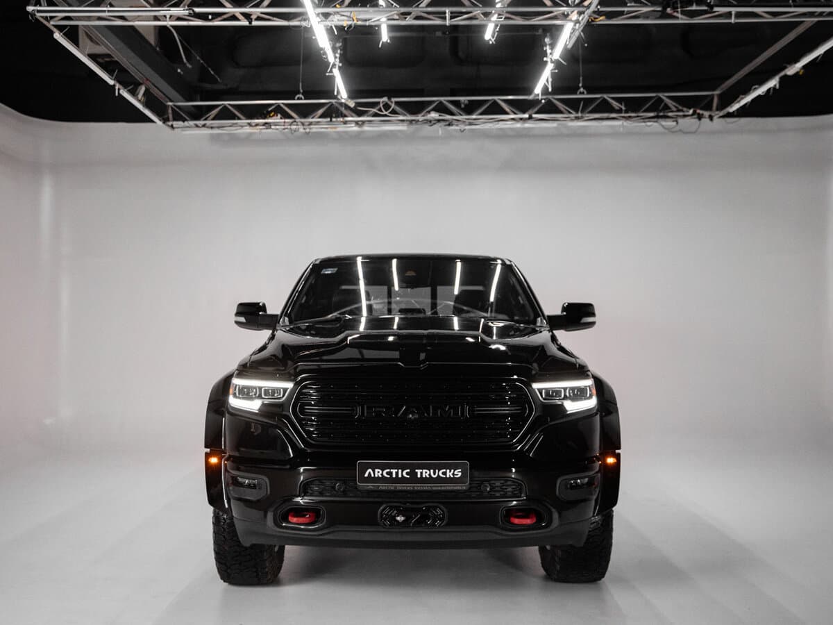 Ram 1500 V — Öndən