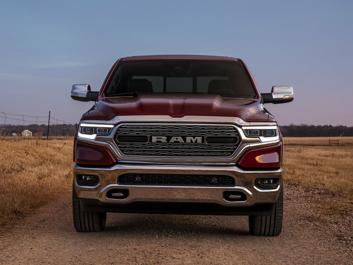 Ram 1500 V — Öndən