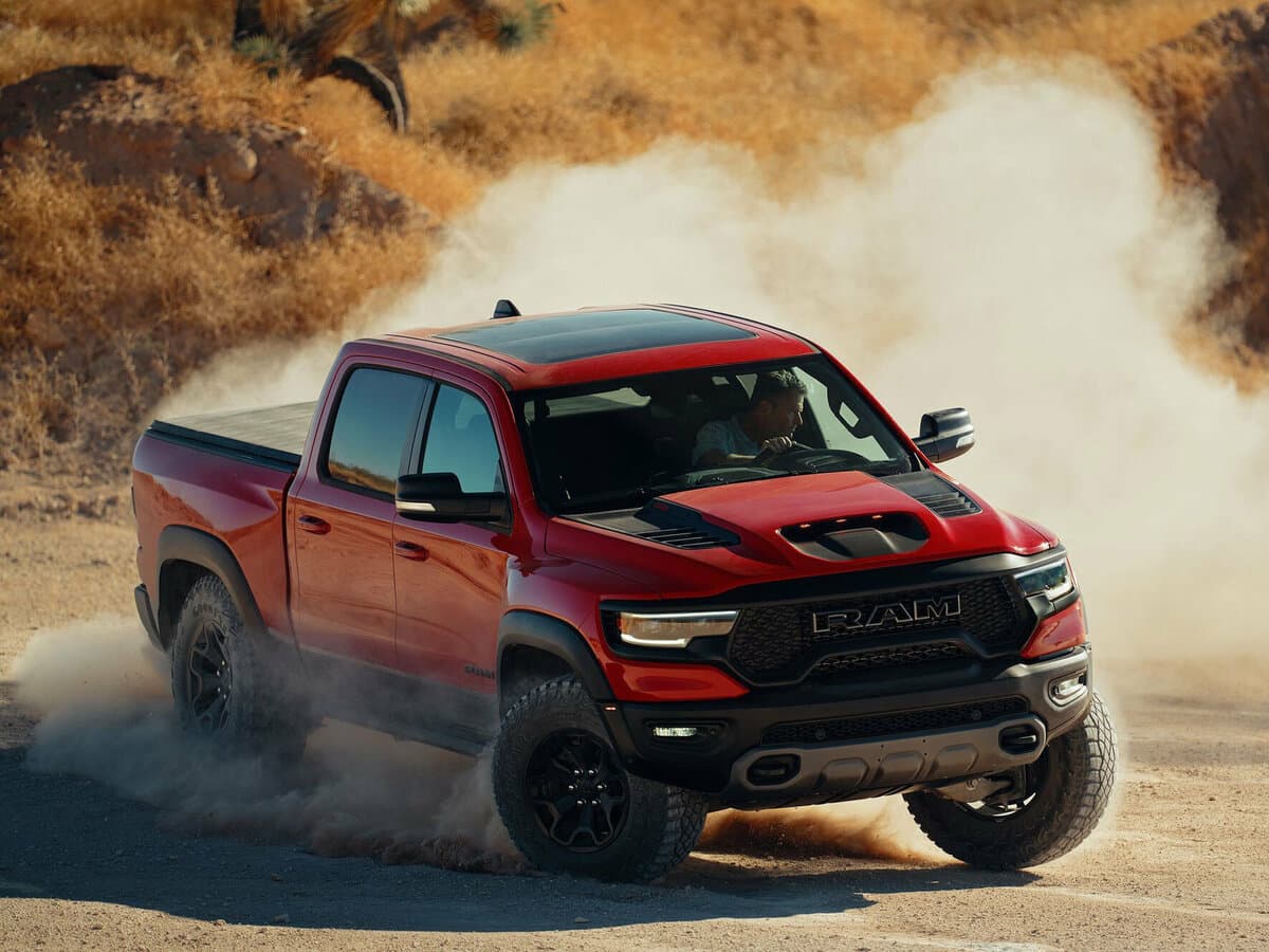 Ram 1500 V — Salon, arxadan