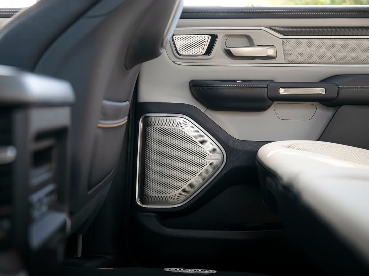 Ram 1500 V Restayling — Qapı