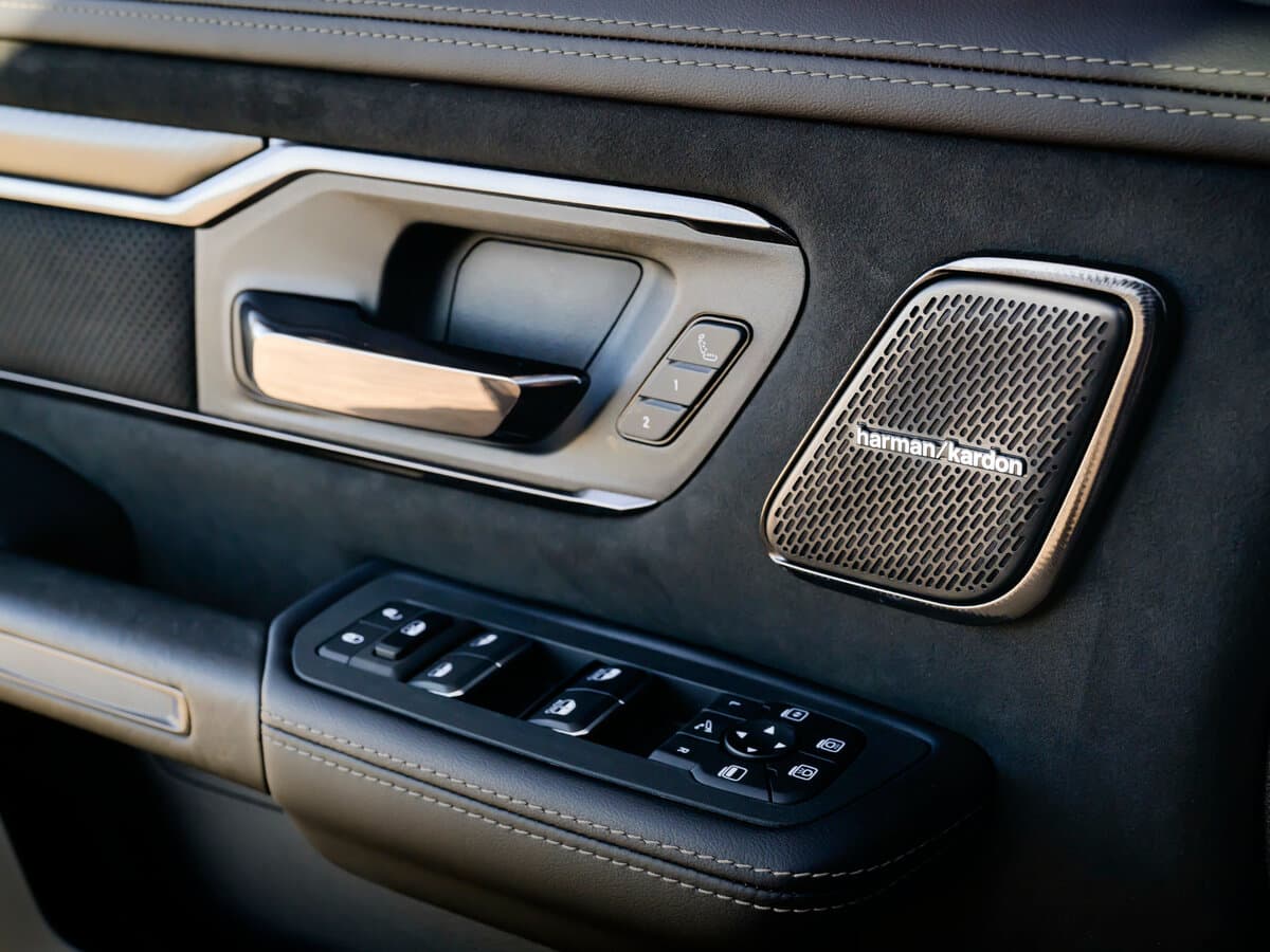 Ram 1500 V Restayling — Qapı