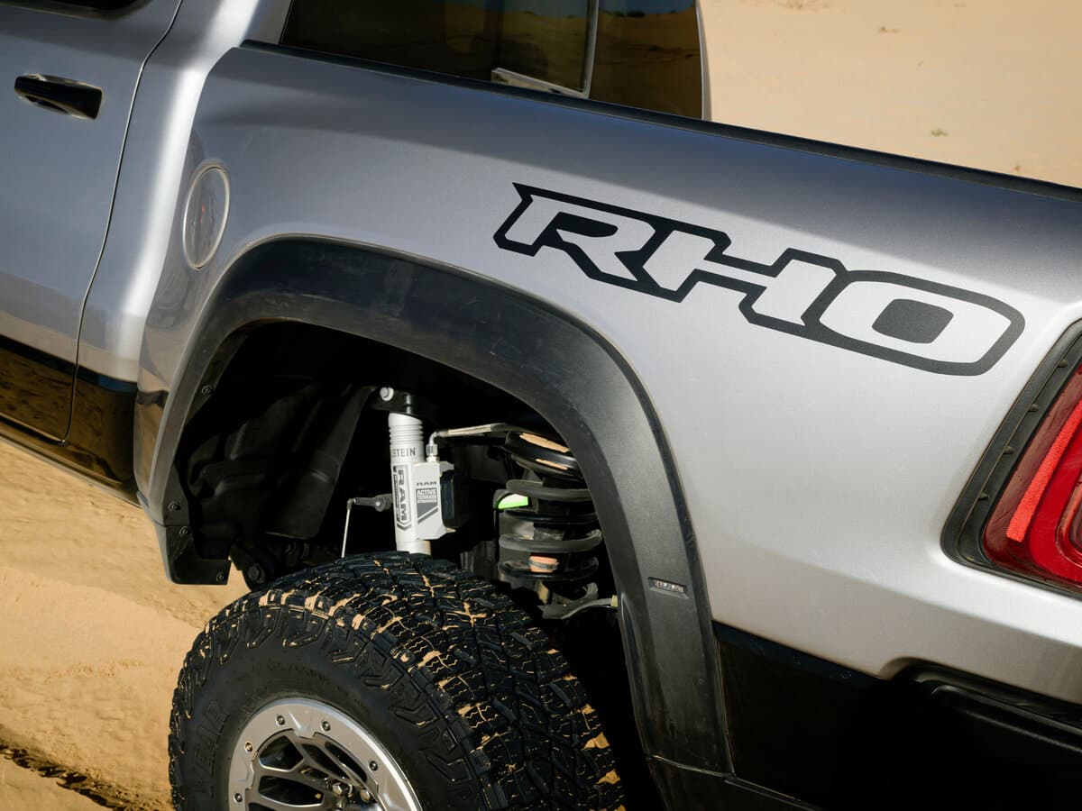 Ram 1500 V Restayling — Salon, arxadan