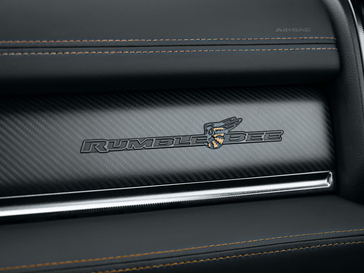Ram 1500 V Restayling — Salon, arxadan