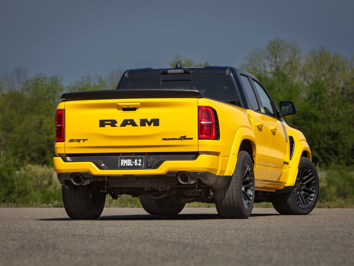 Ram 1500 V Restayling — 3/4 arxadan
