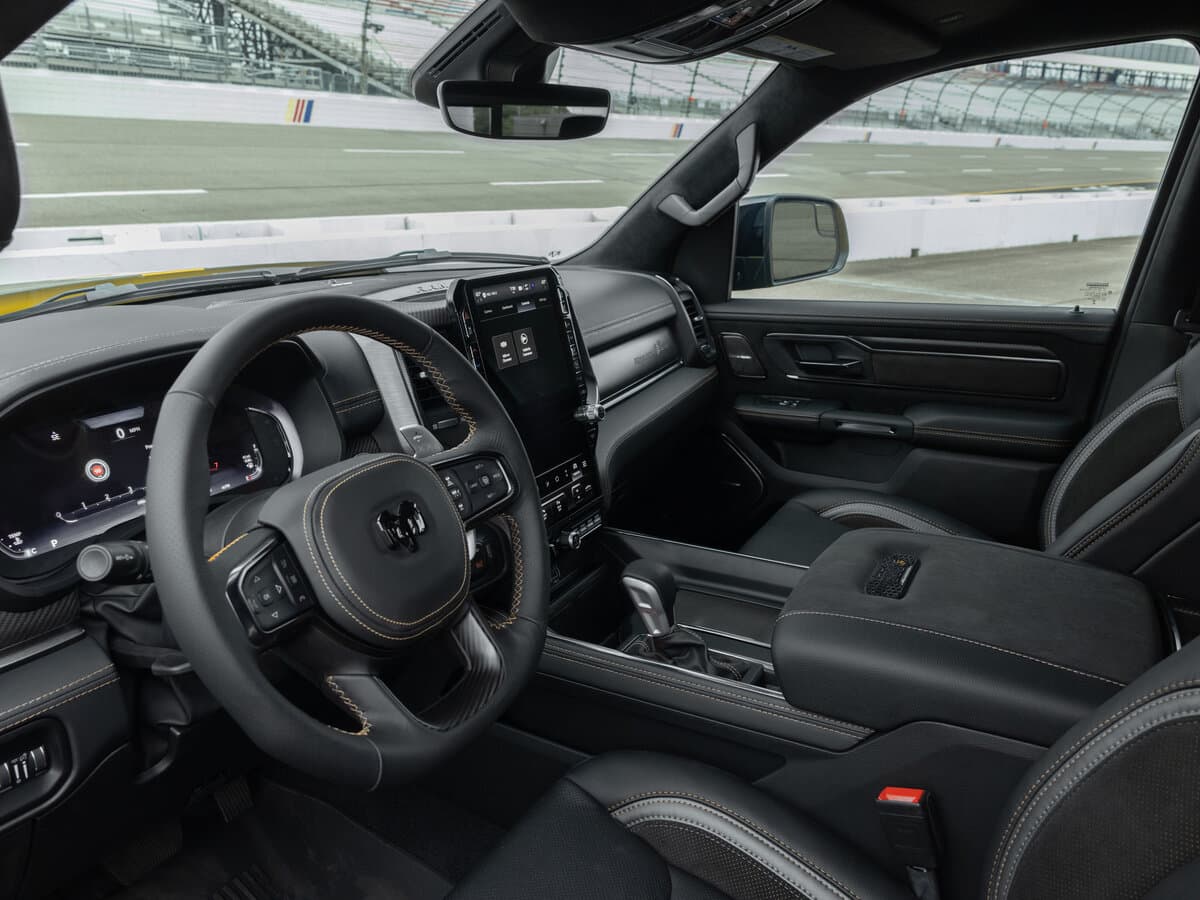 Ram 1500 V Restayling — Sükan