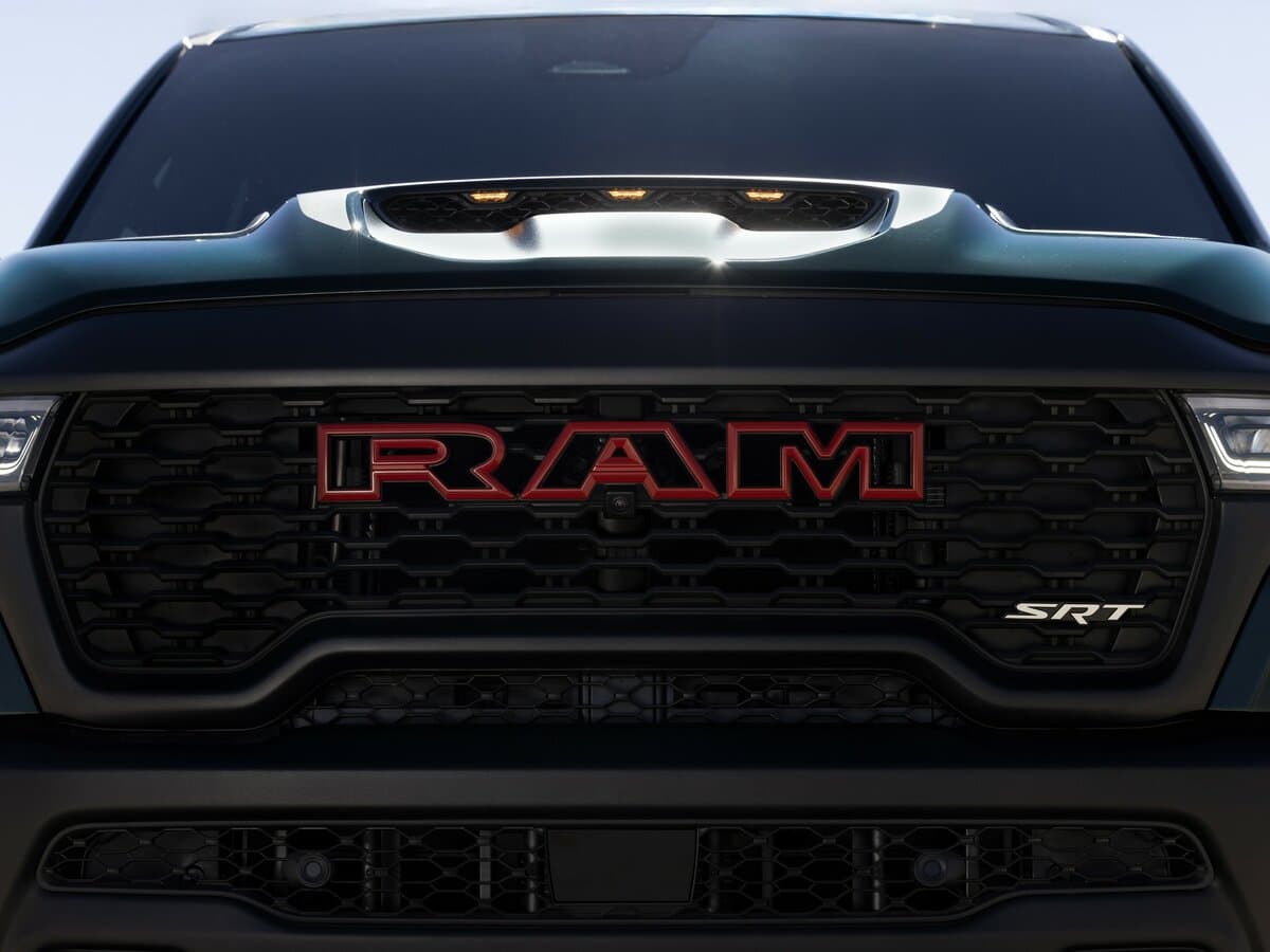 Ram 1500 V Restayling — Salon, öndən