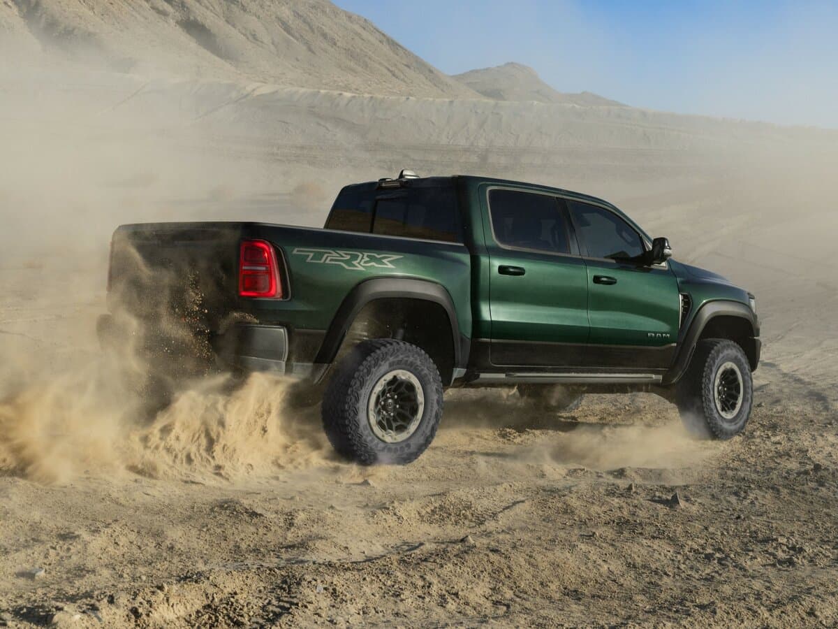 Ram 1500 V Restayling — 3/4 arxadan