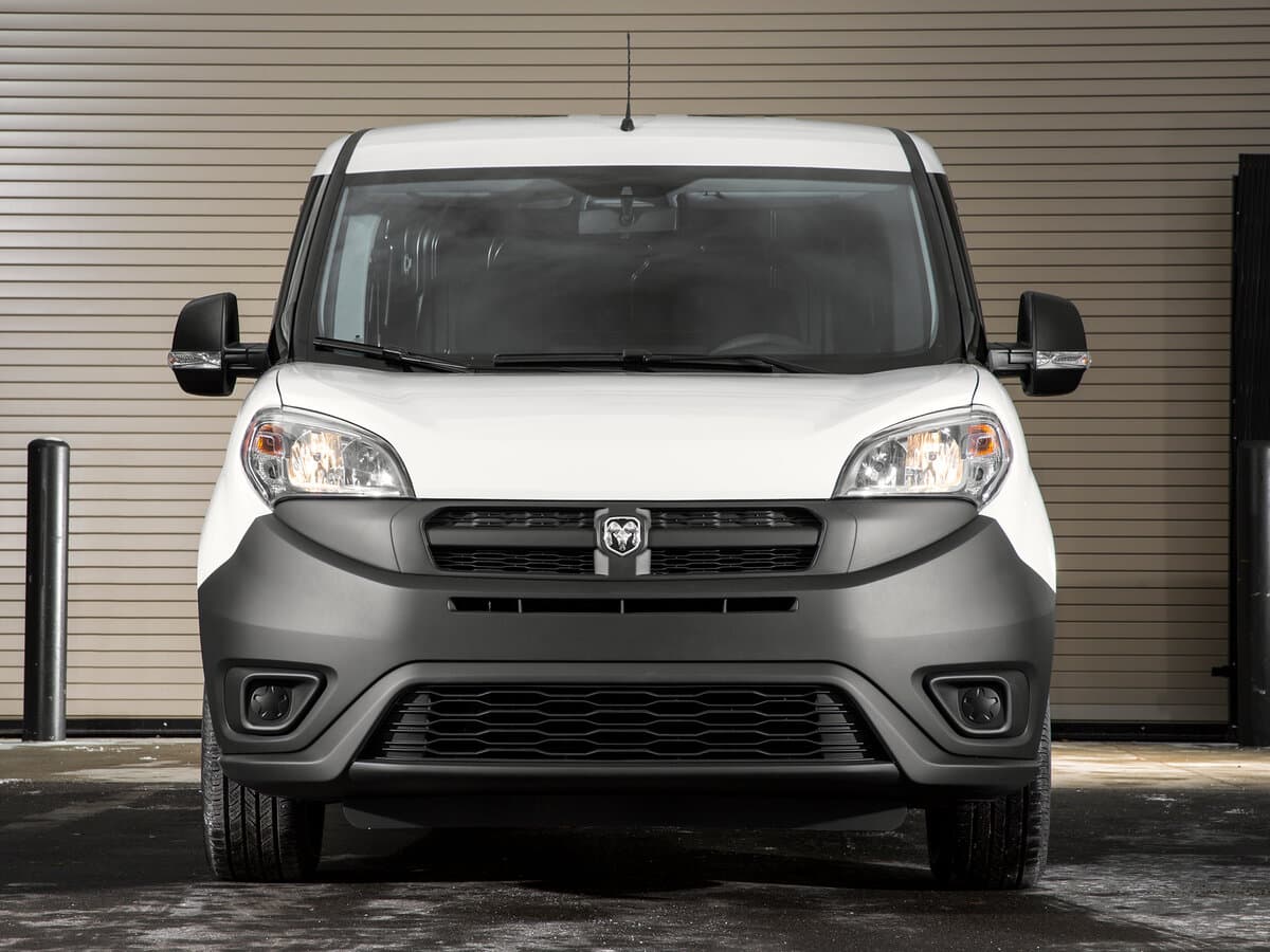 Ram V1000 2022 – 2023 — Öndən