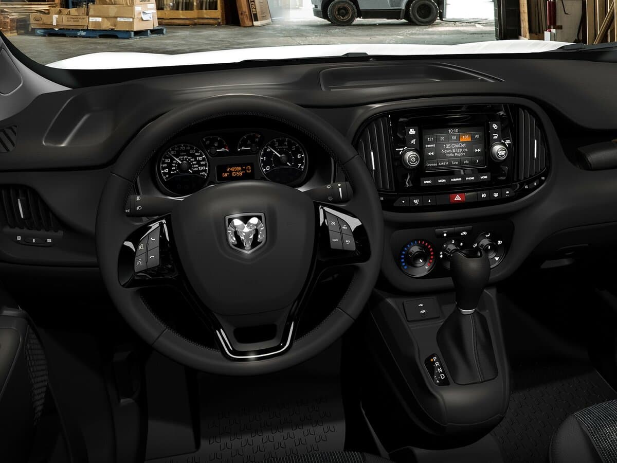Ram V1000 2022 – 2023 — Sükan