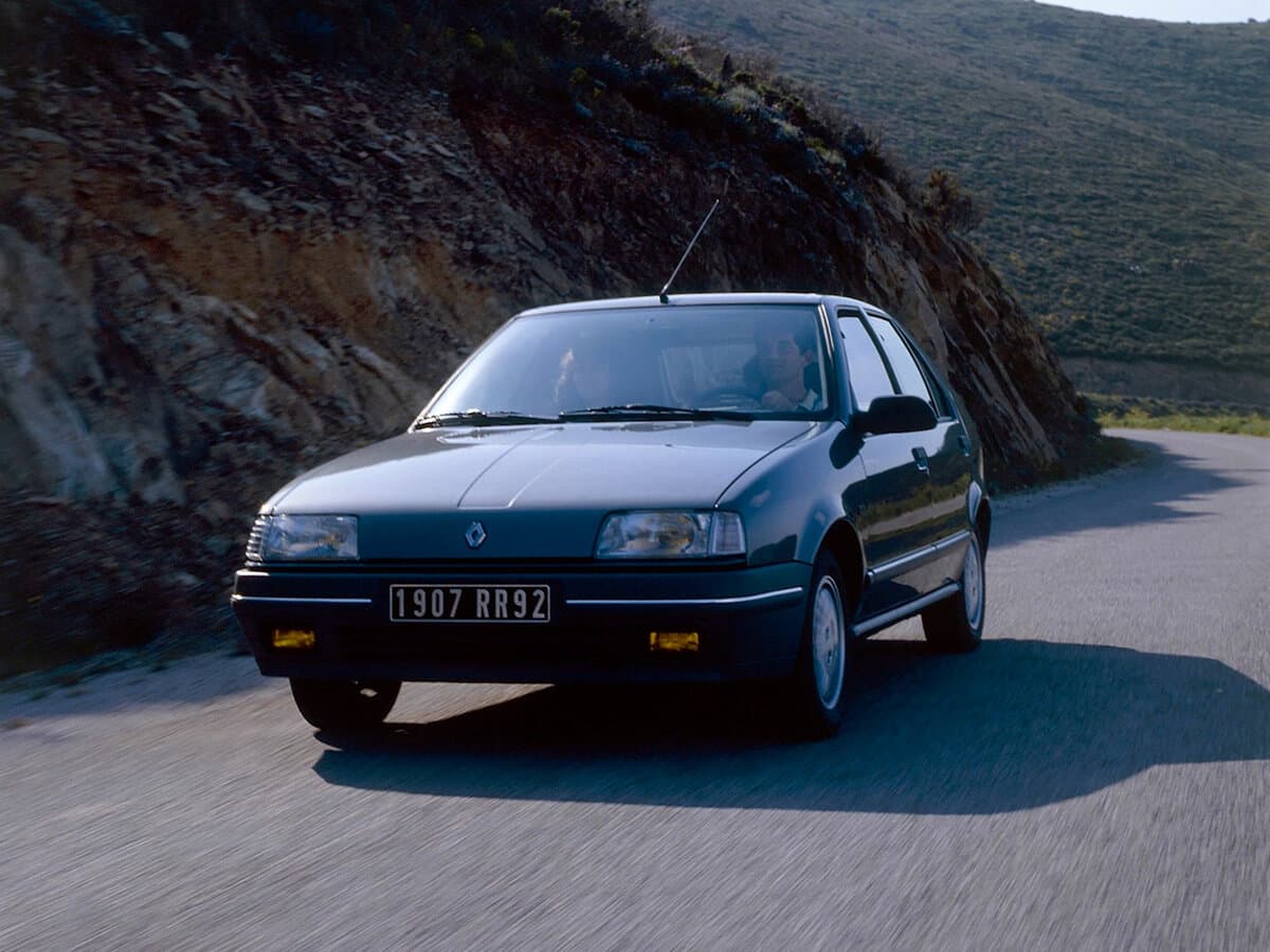 Renault 19 I — Öndən
