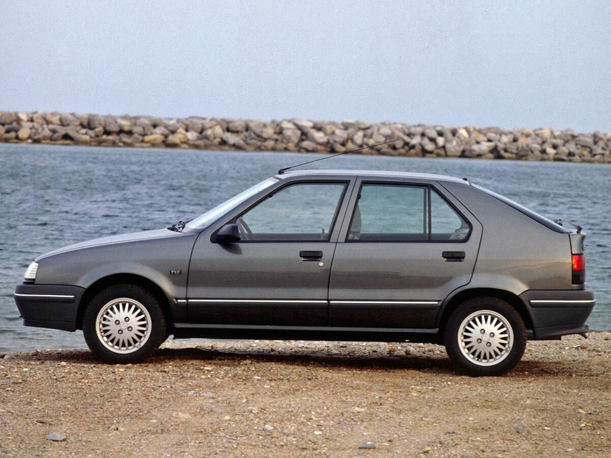 Renault 19 I — Yandan