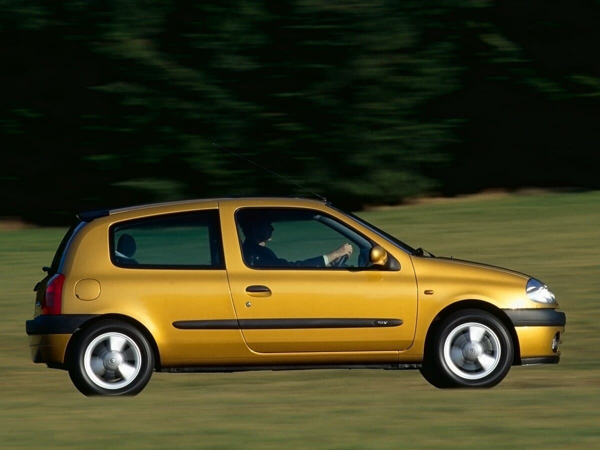 Renault Clio II — Yandan