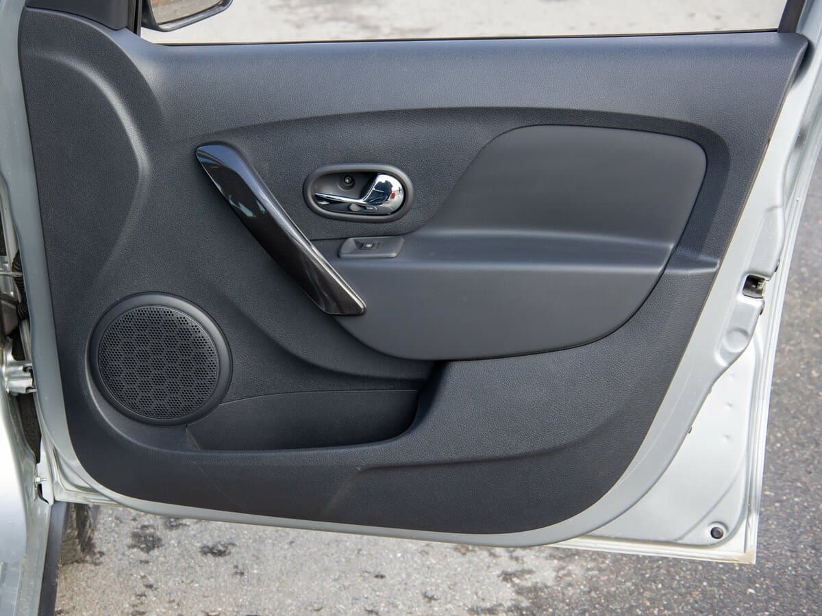 Renault Logan II Restayling — Qapı