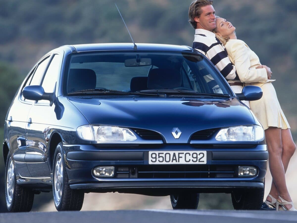 Renault Megane I — Öndən