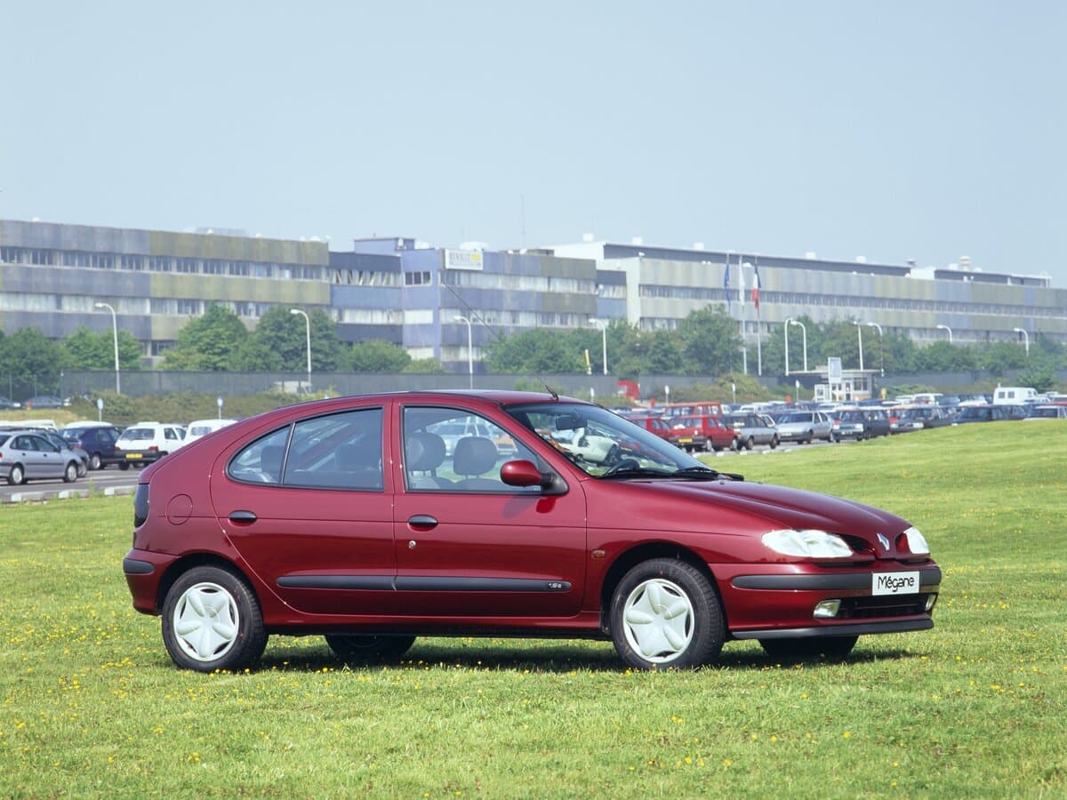 Renault Megane I — Yandan