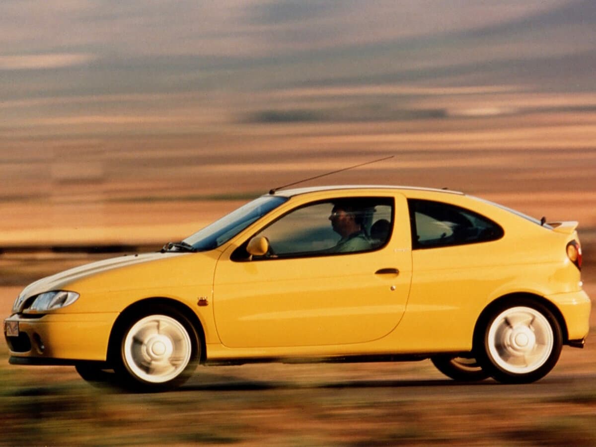 Renault Megane I — Yandan