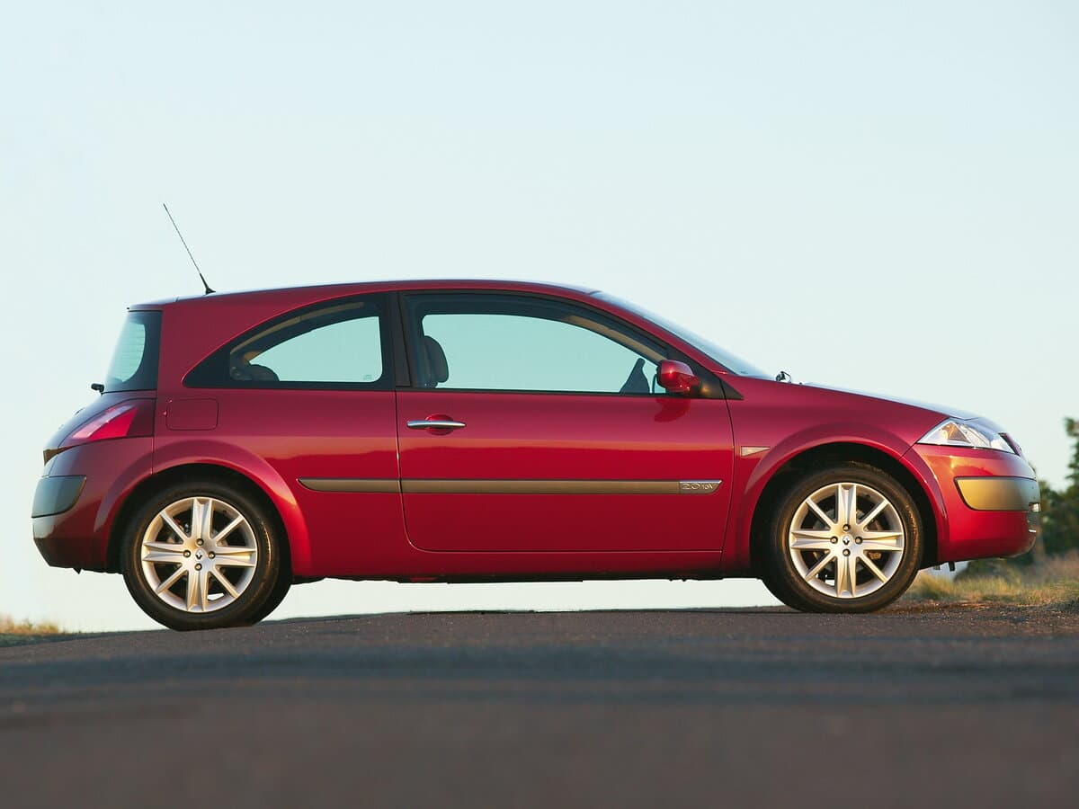 Renault Megane II — Yandan