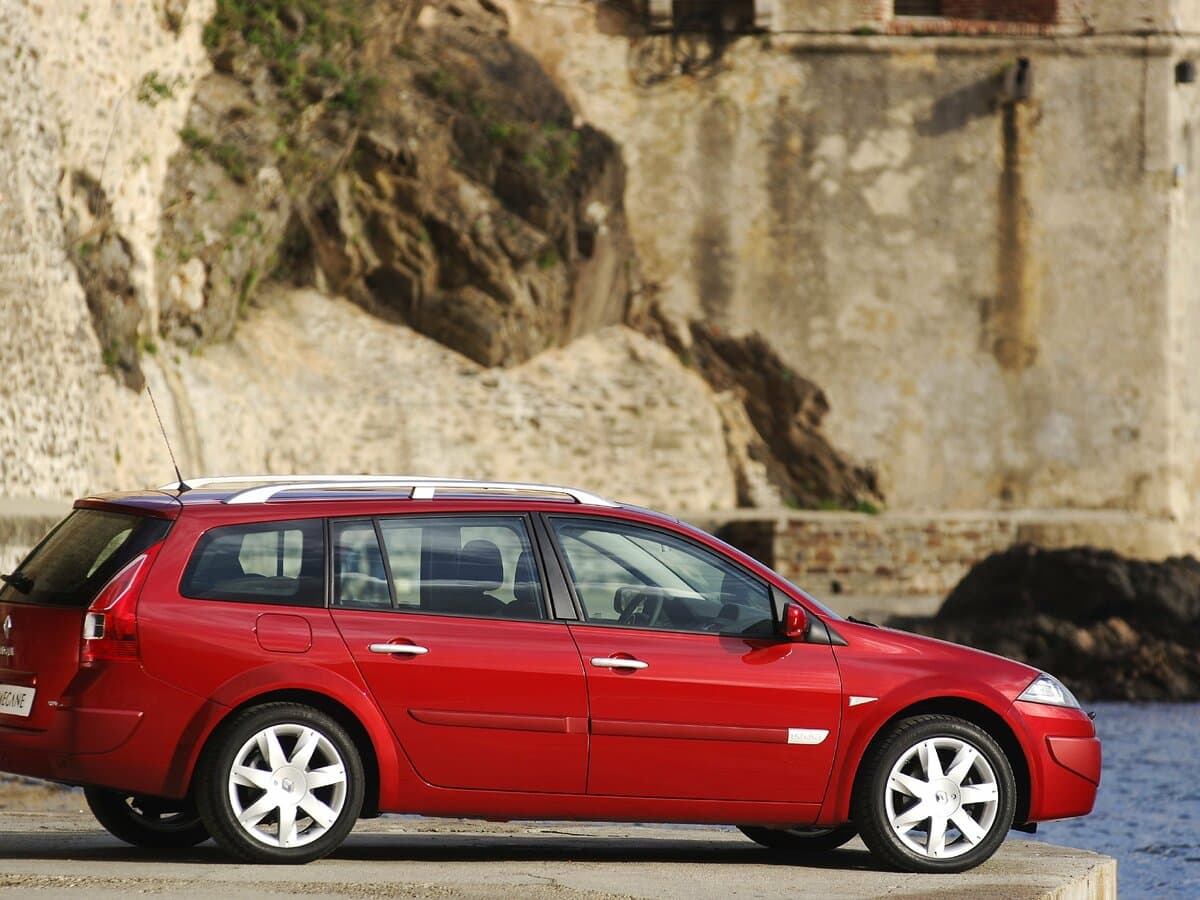 Renault Megane II Restayling — Yandan