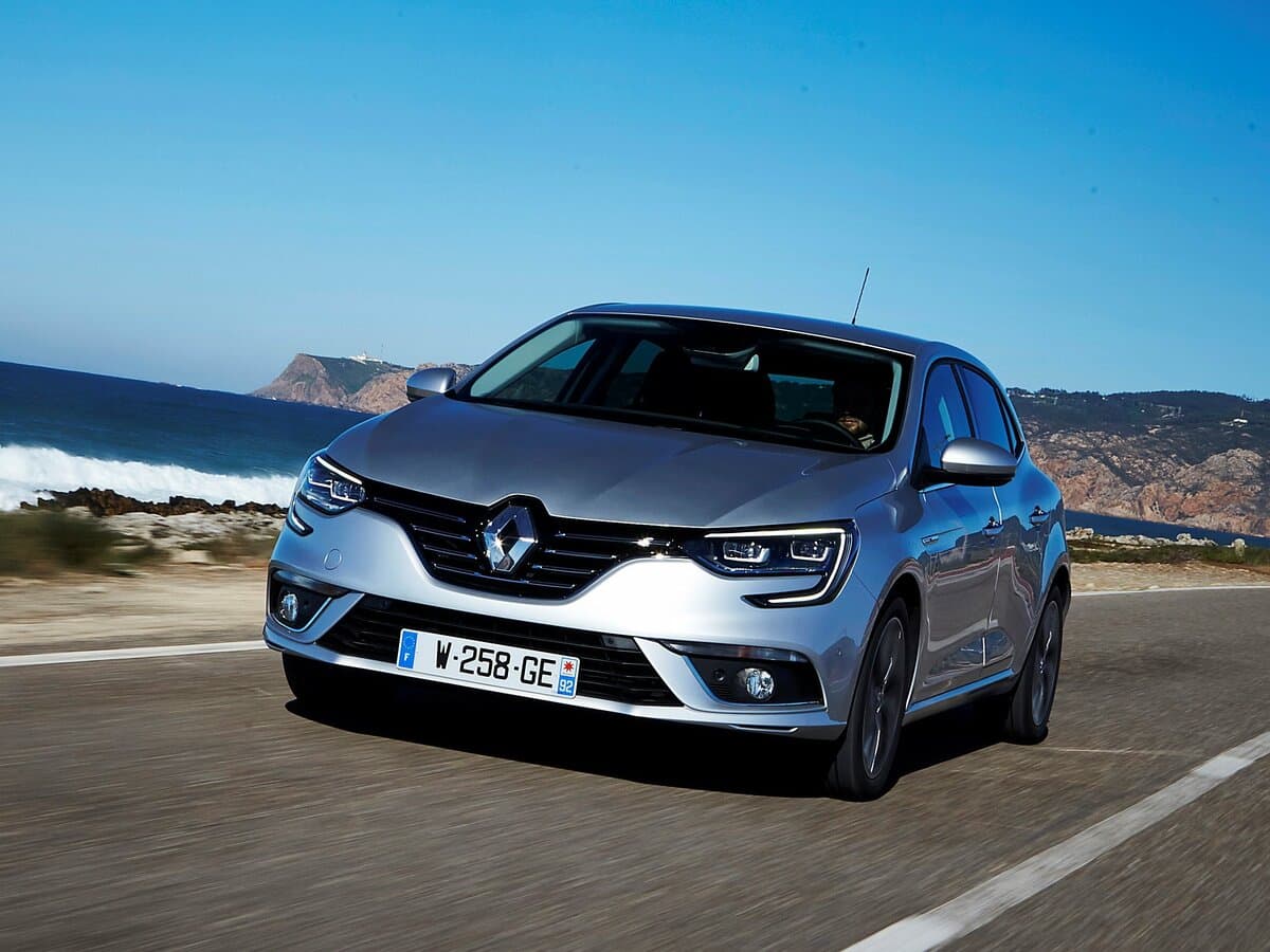 Renault Megane IV — Öndən