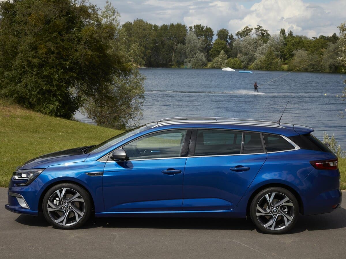 Renault Megane IV — Yandan