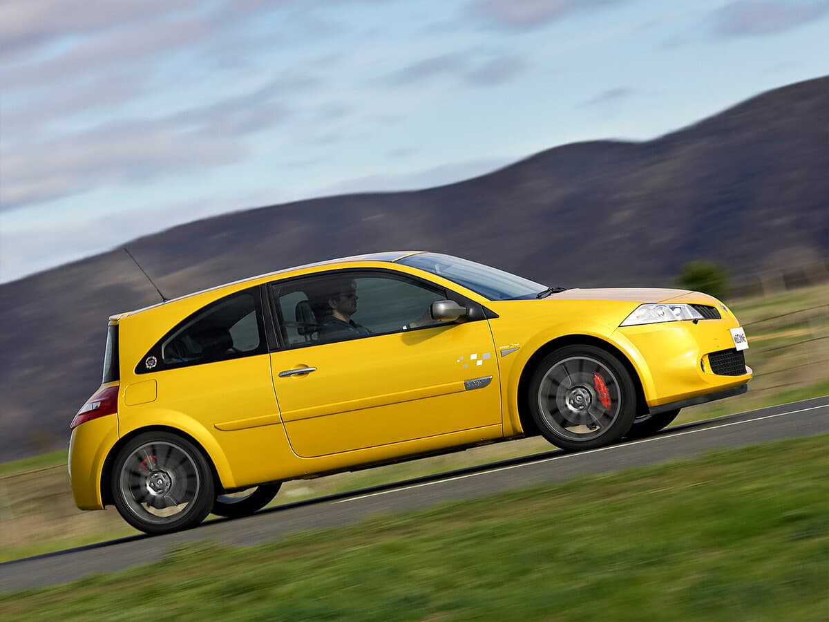 Renault Megane RS II Restayling — Yandan