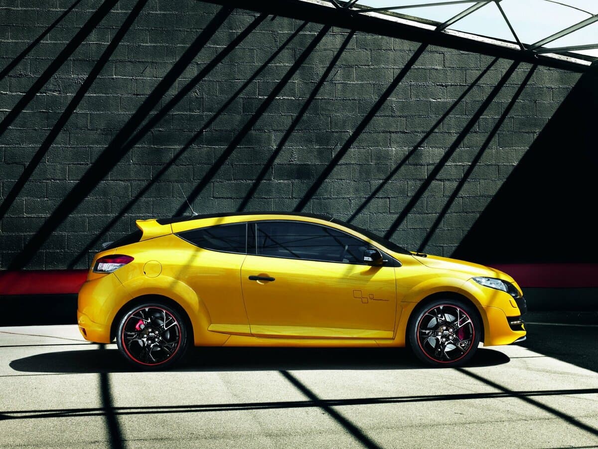 Renault Megane RS III — Yandan