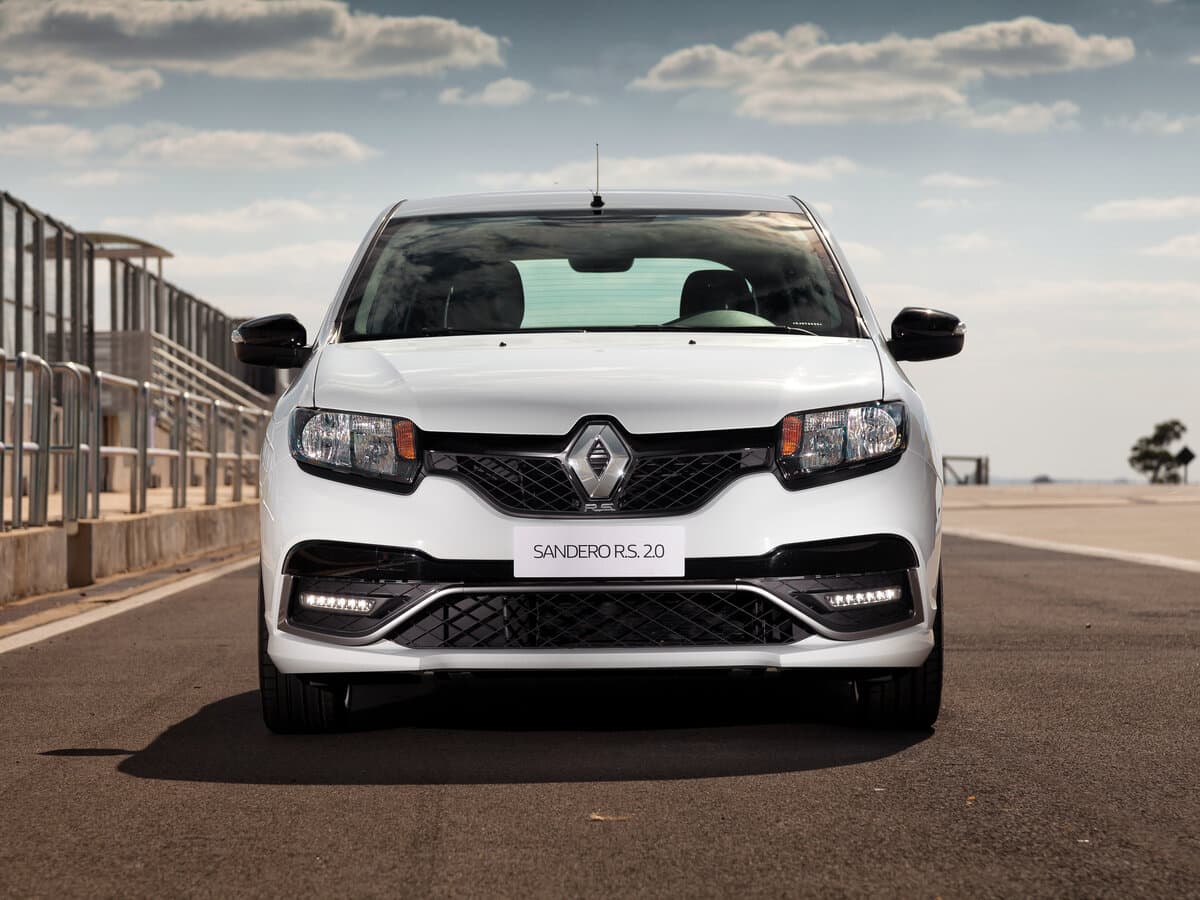 Renault Sandero RS 2015 – 2021 — Öndən