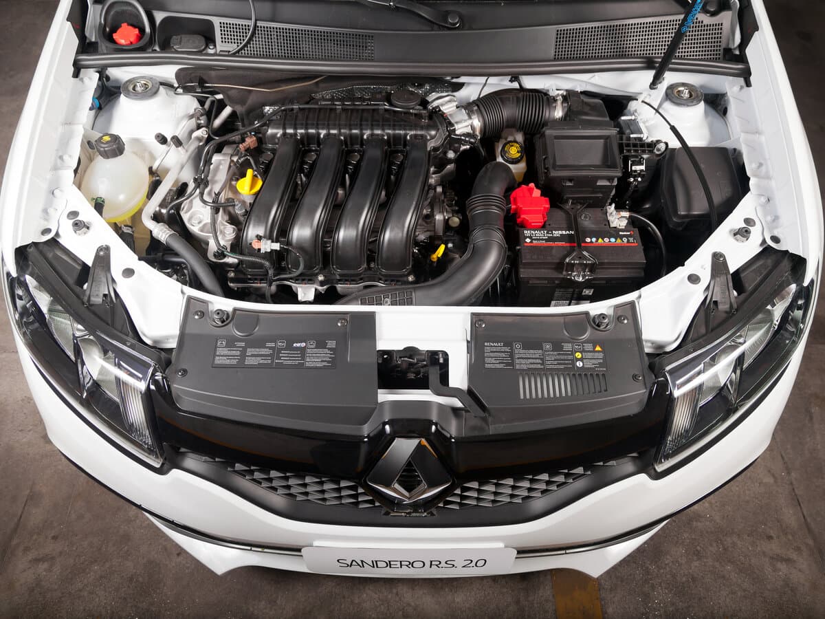 Renault Sandero RS 2015 – 2021 — Salon, öndən