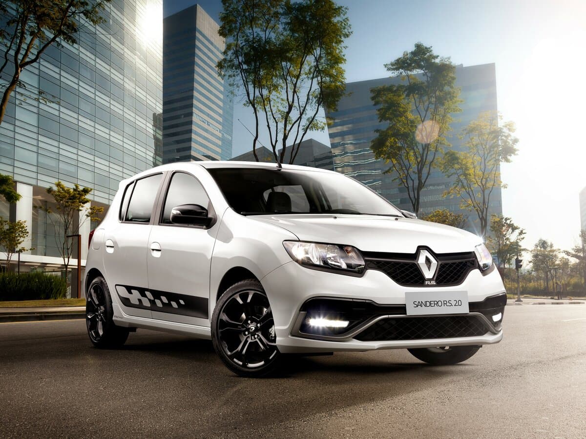 Renault Sandero RS 2015 – 2021 — Əsas şəkil