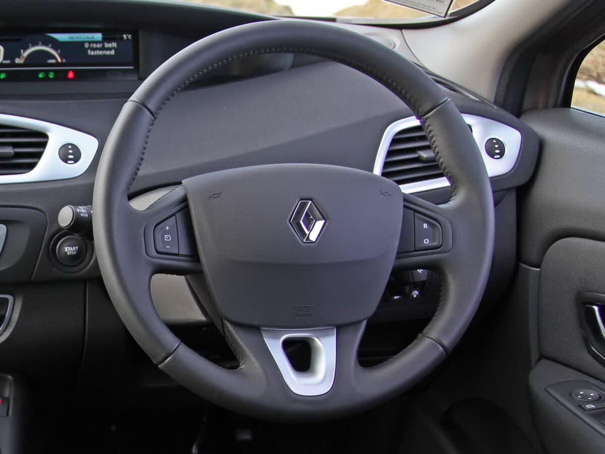 Renault Scenic III — Sükan