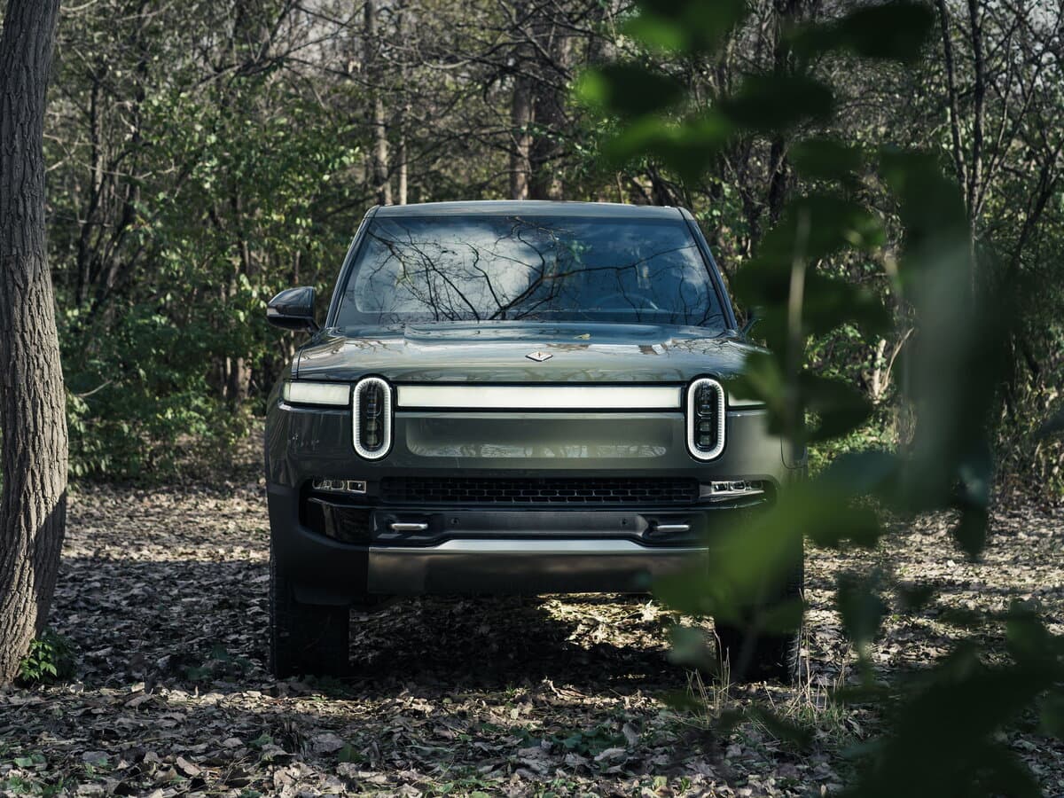Rivian R1T 2021 – indiyədək — Öndən