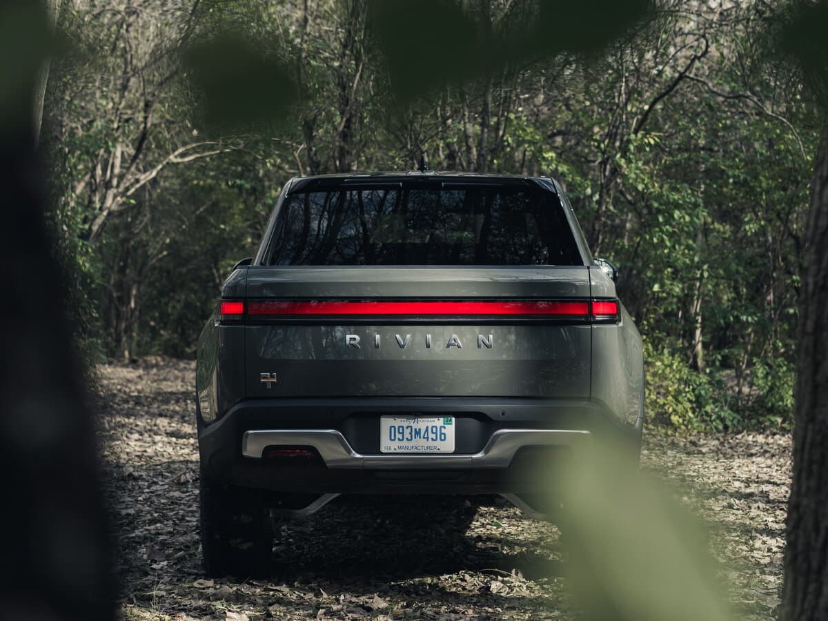 Rivian R1T 2021 – indiyədək — Arxadan
