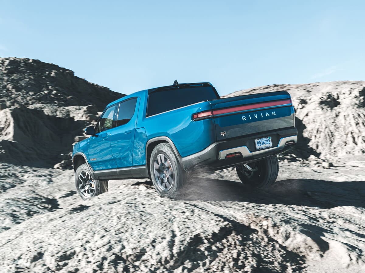 Rivian R1T 2021 – indiyədək — 3/4 arxadan