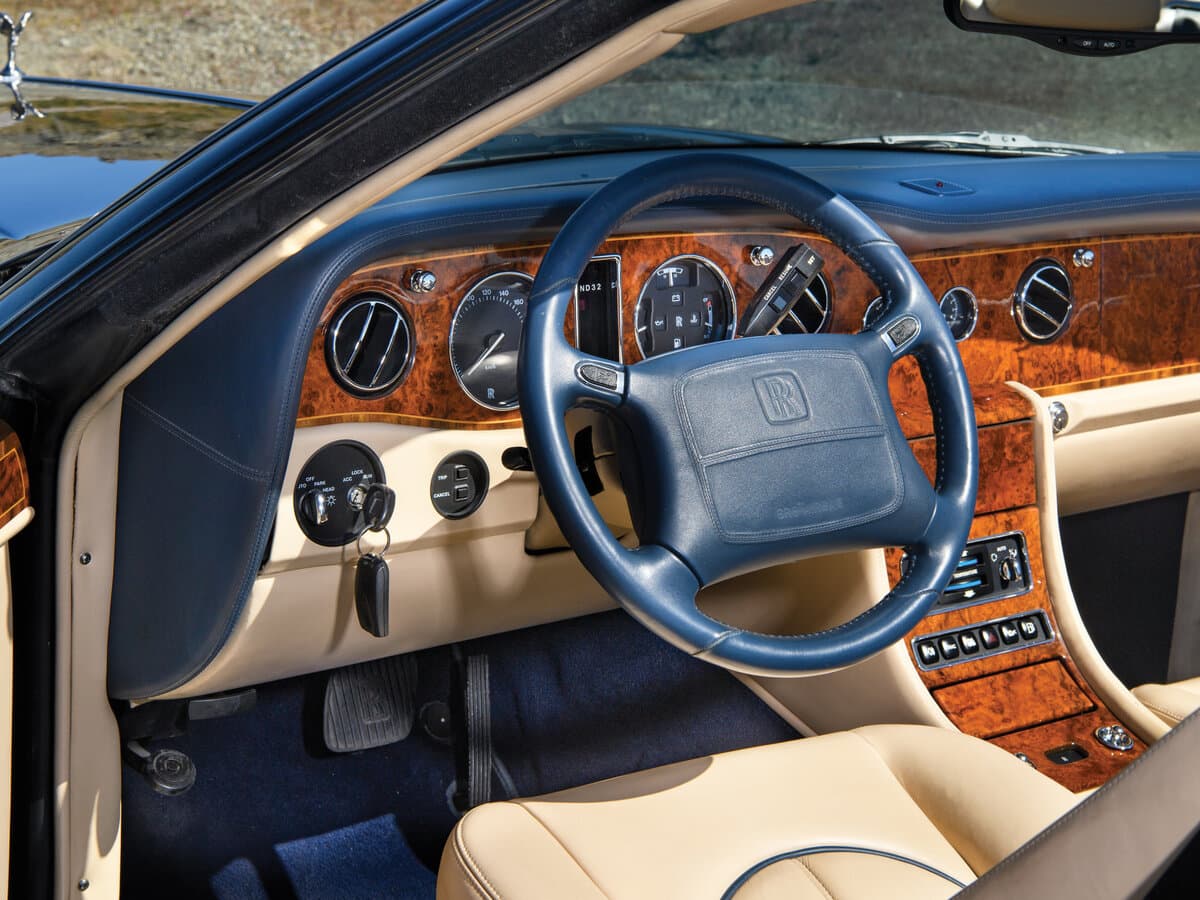 Rolls-Royce Corniche V — Sükan
