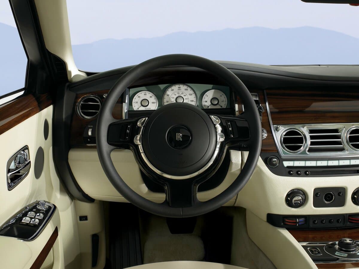 Rolls-Royce Ghost I (Series I) — Sükan