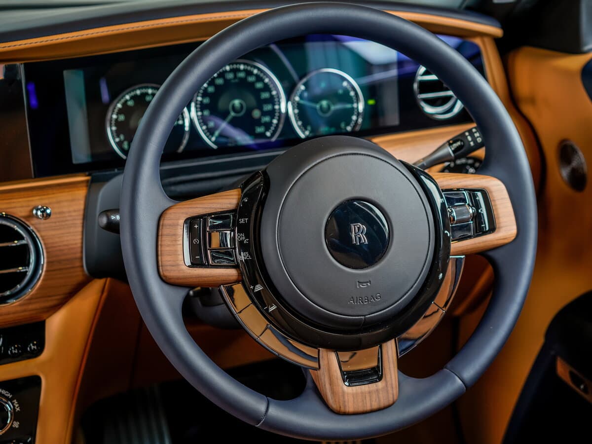 Rolls-Royce Ghost II (Series I) — Sükan