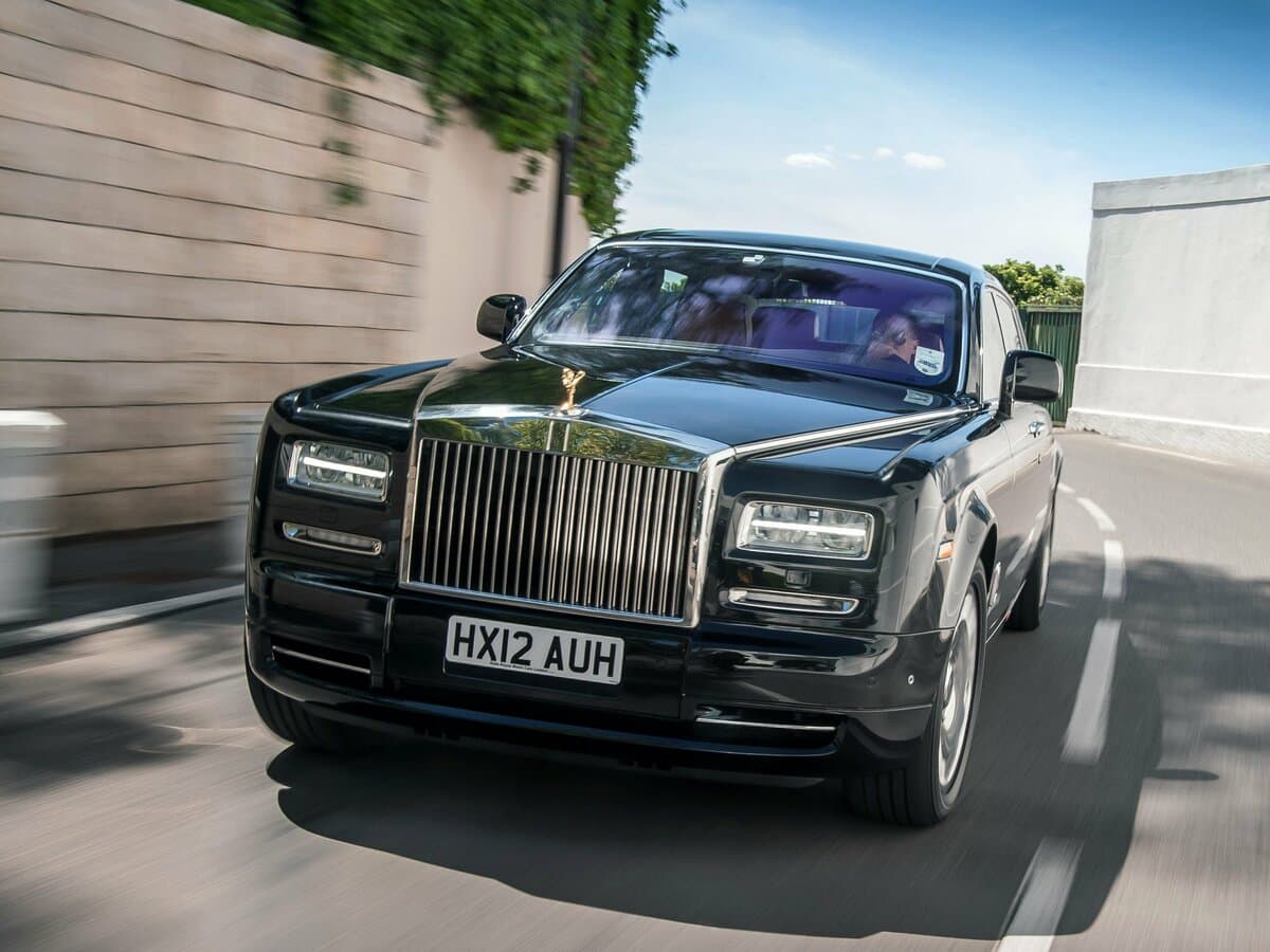 Rolls-Royce Phantom VII — Öndən