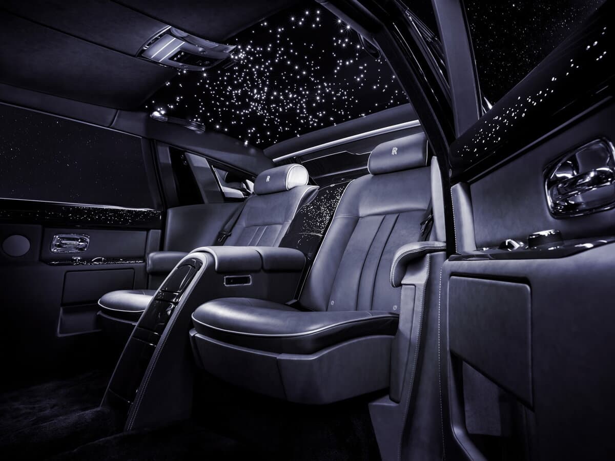 Rolls-Royce Phantom VII Restayling (Series II) — Salon, öndən